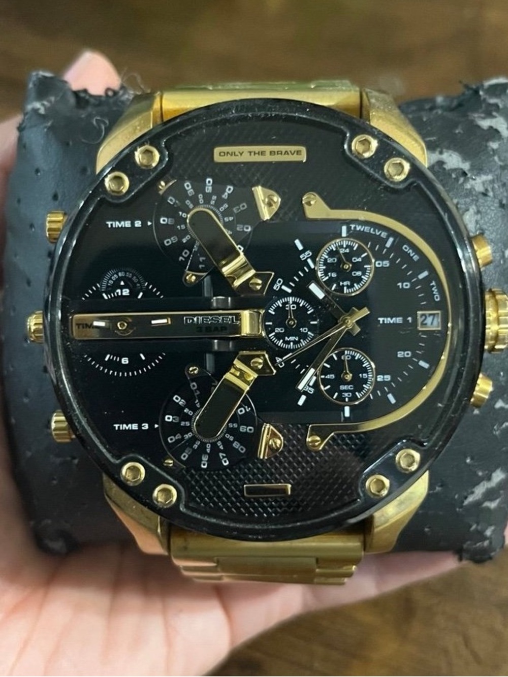 Diesel DZ7333 Mr Daddy 2.0 Chronograph Gold Stainless Steel Watch.
